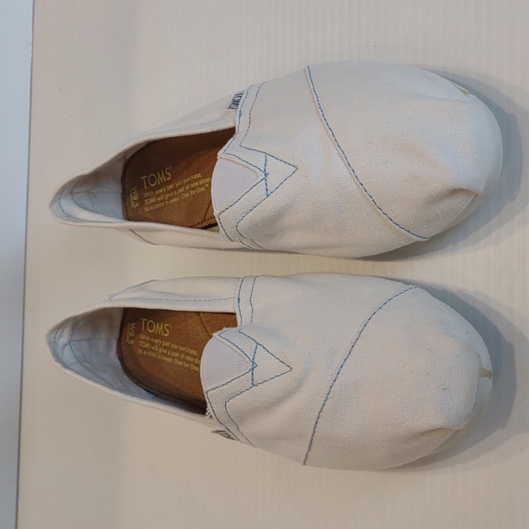 Toms Women's White With Blue Contrast Stitching Classic Alpargata Loafer Flats - Picture 3 of 12